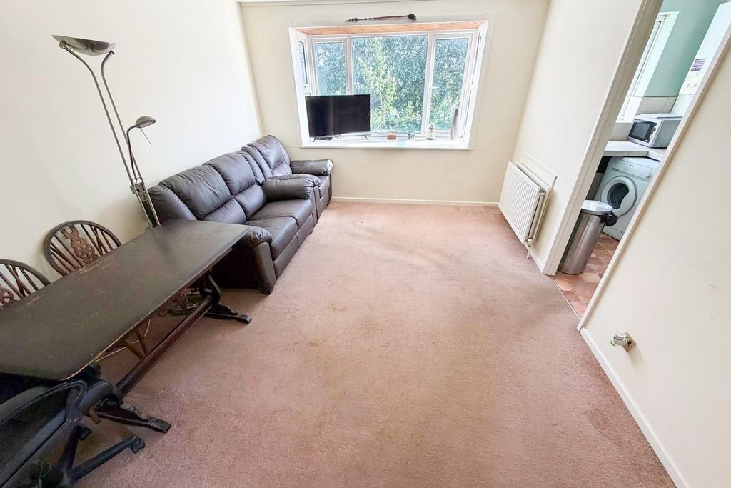 Property photo 3 of 8