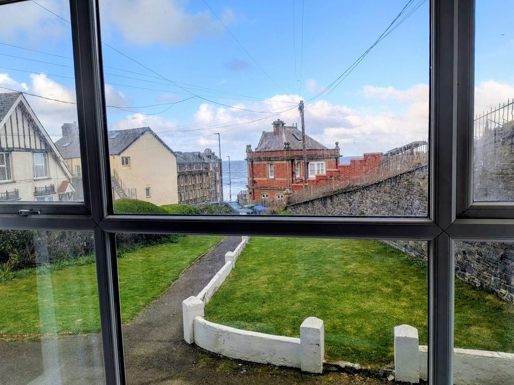 Property photo 2 of 12