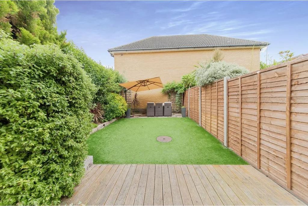 Property photo 3 of 18 Garden