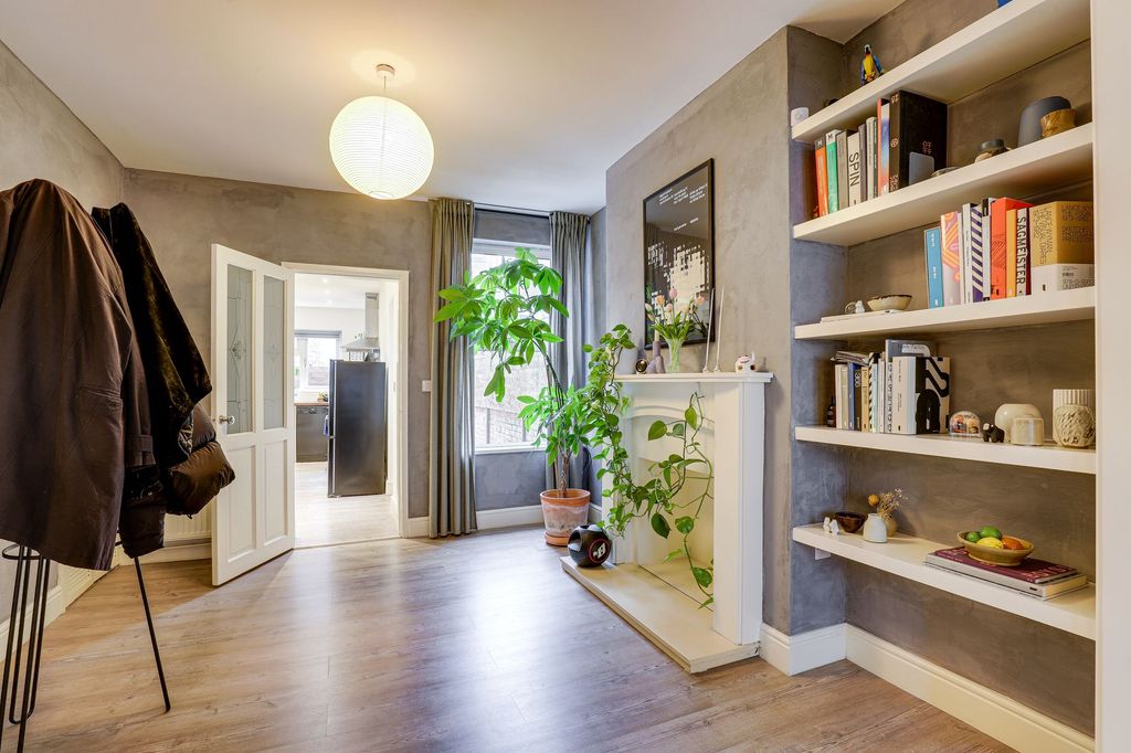 Property photo 3 of 22