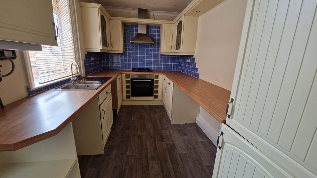 Property photo 2 of 5