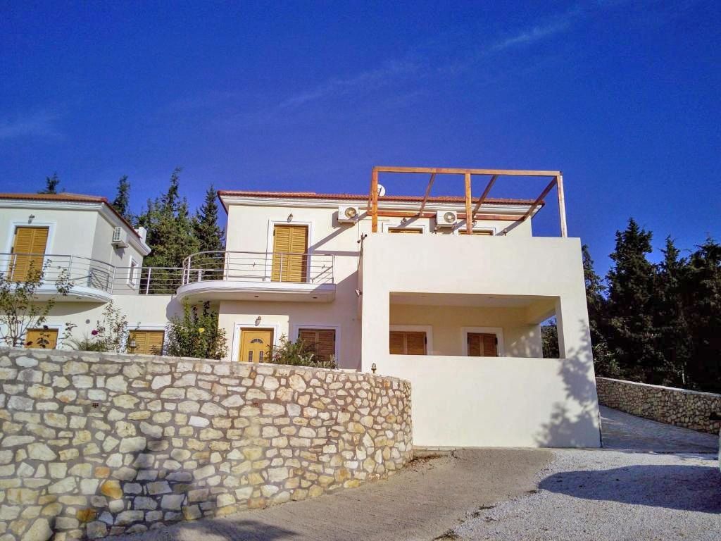 Property photo 3 of 35