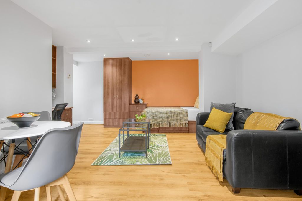 Property photo 3 of 9 Property Photo