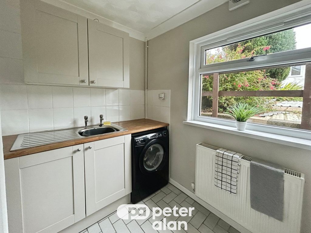 Property photo 2 of 9 Image