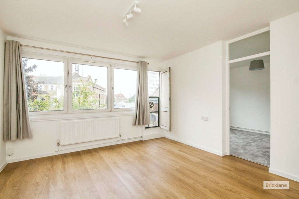 Property photo 2 of 13 Photo 1