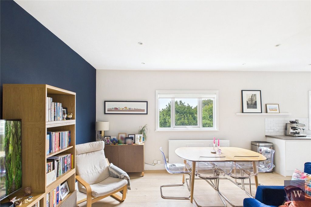 Property photo 3 of 11 Picture No. 60