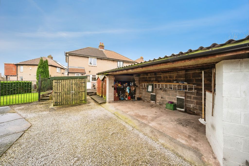 Property photo 3 of 14 External