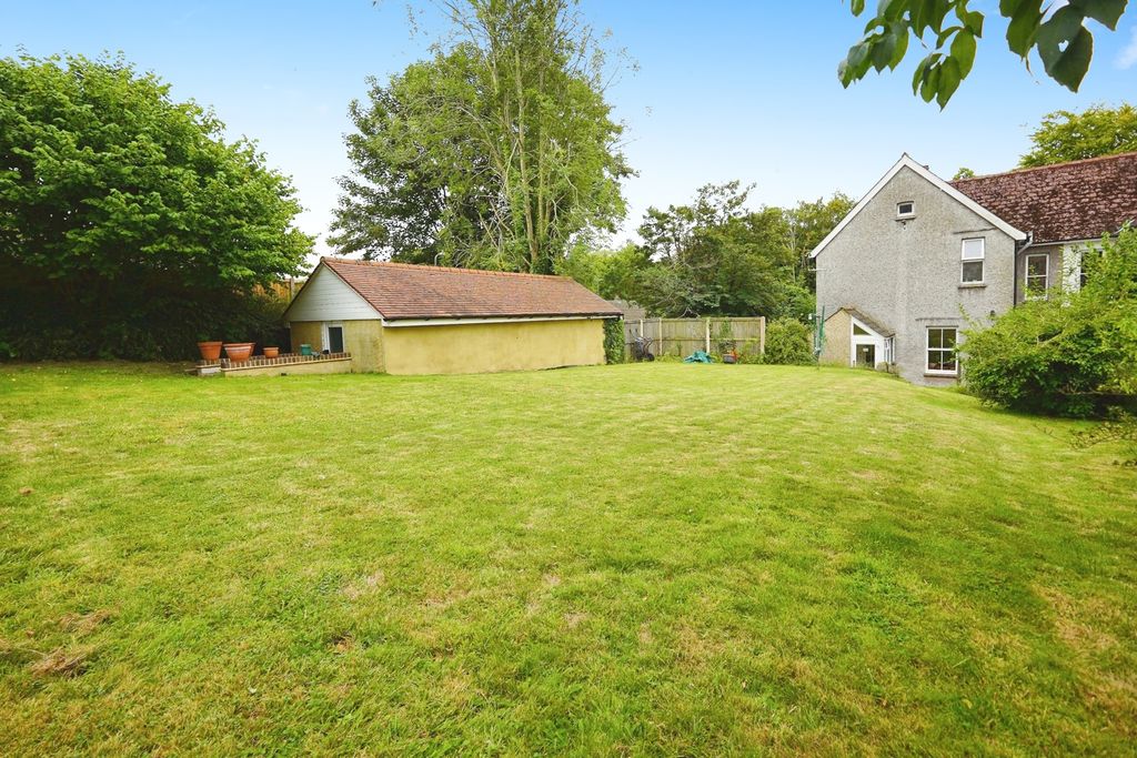 Property photo 2 of 17 Photo