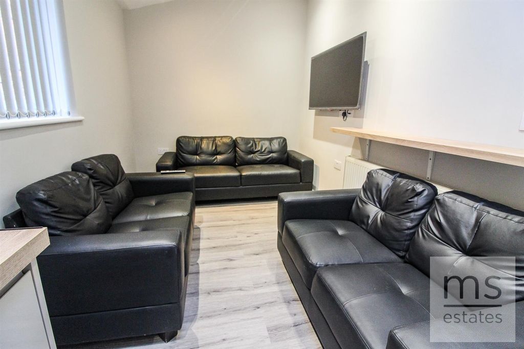 Property photo 2 of 15 Img_8152.Jpg