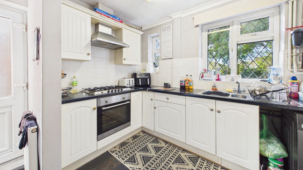 Property photo 3 of 16 5349926