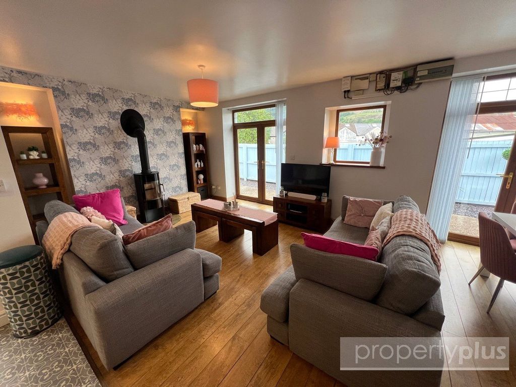 Property photo 1 of 17 Picture No. 16