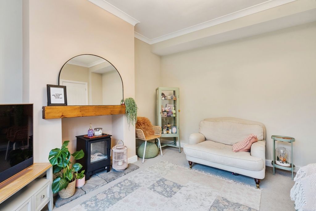 Property photo 3 of 27 Pbox-Img.Jpg