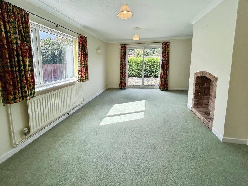 Property photo 3 of 10 3 Bedroom Detached Bungalow