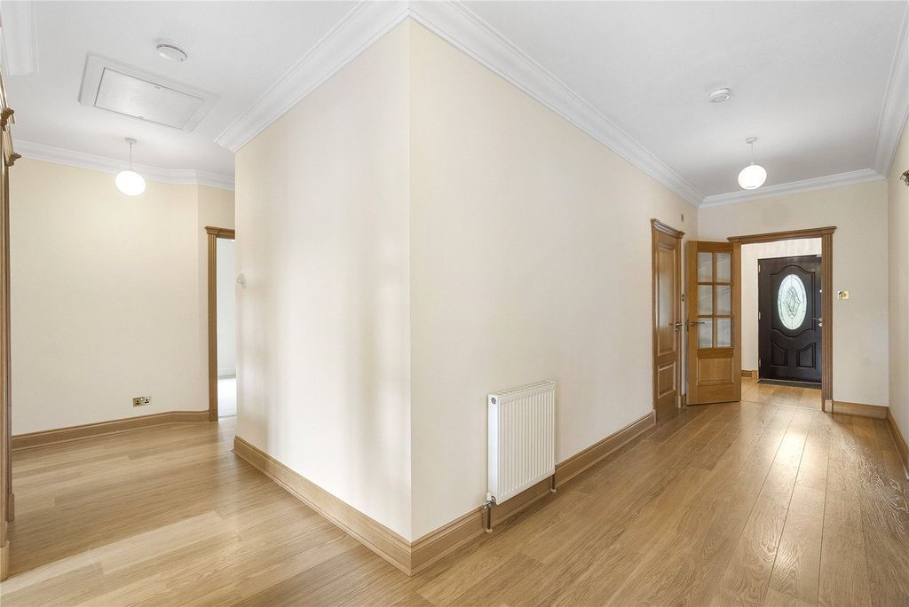 Property photo 2 of 36 Mackenzie Drive