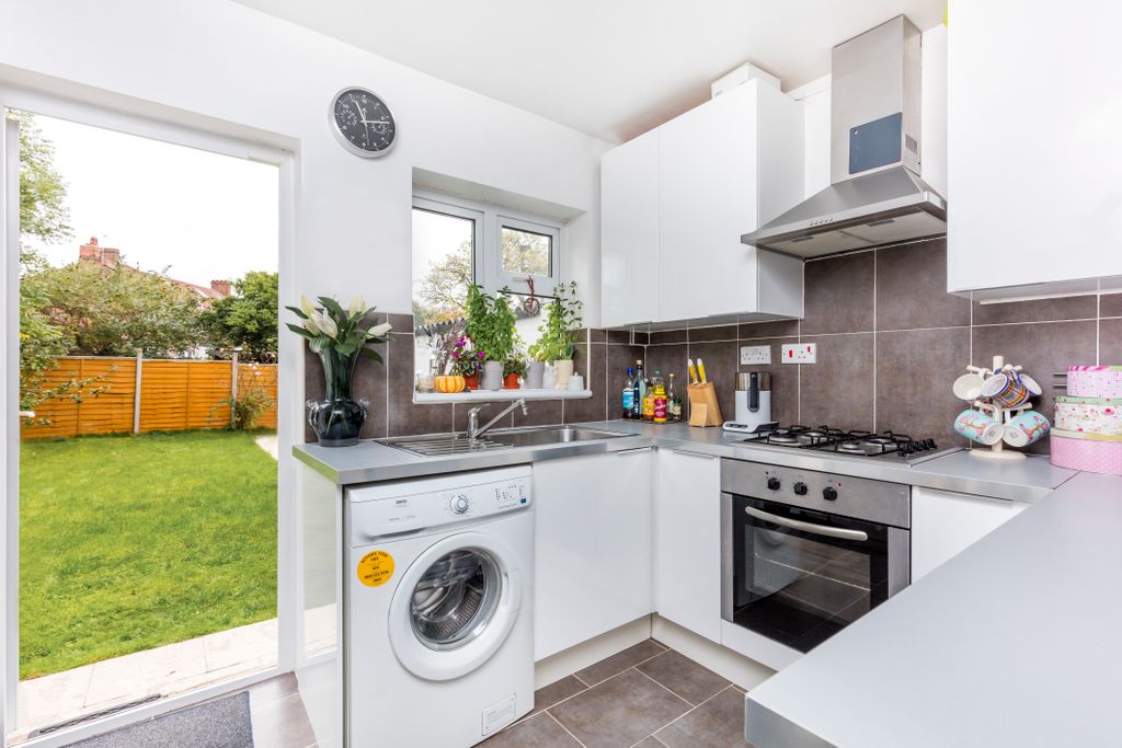 Property photo 3 of 8