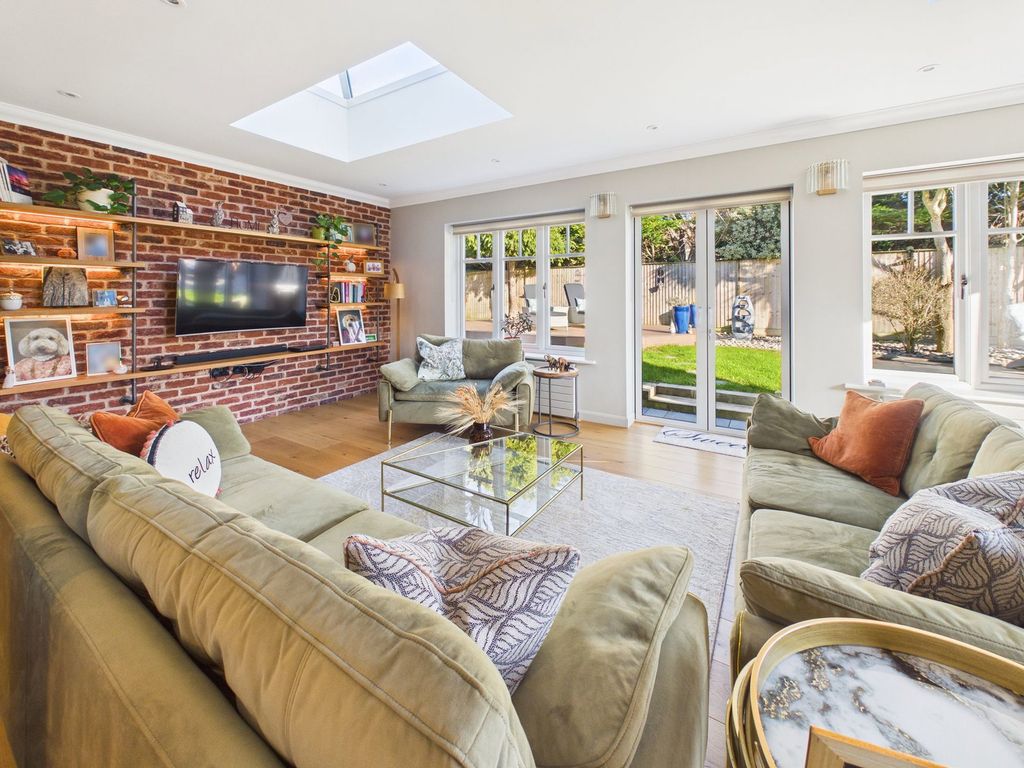 Property photo 2 of 42