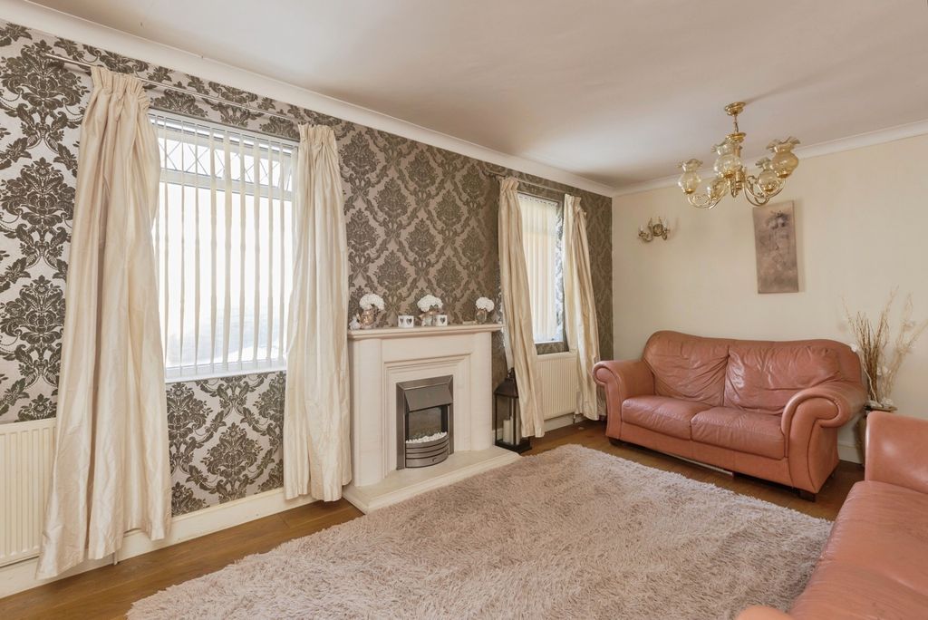 Property photo 3 of 16 Pbox-Img.Jpg