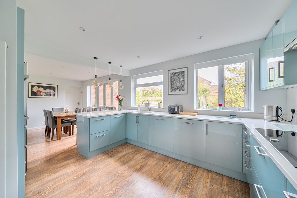 Property photo 2 of 22 1431898-8-69c17Eb...