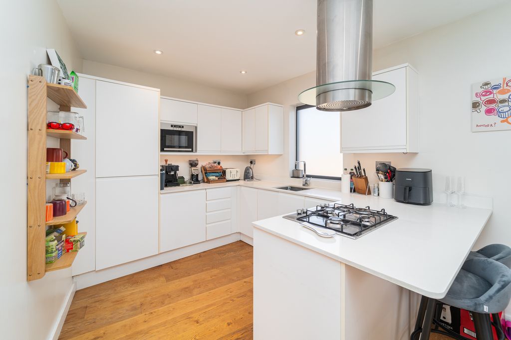 Property photo 3 of 14 Ndb03543-Edit