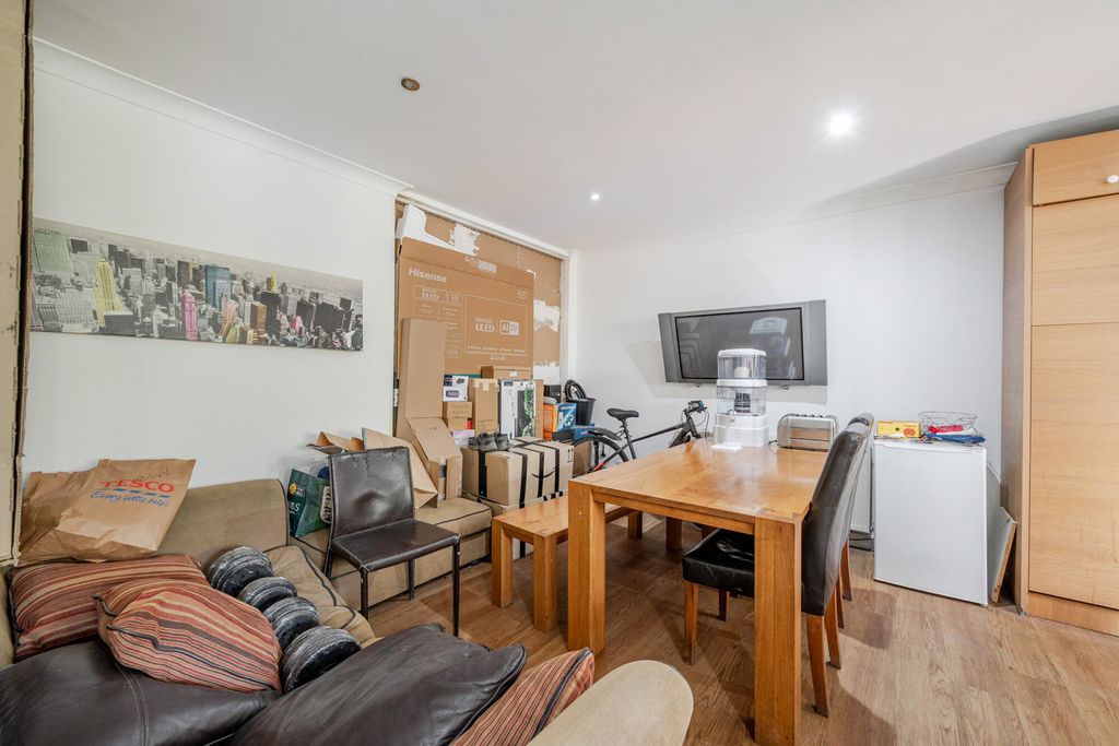 Property photo 3 of 16 1515886-11-1A0901...