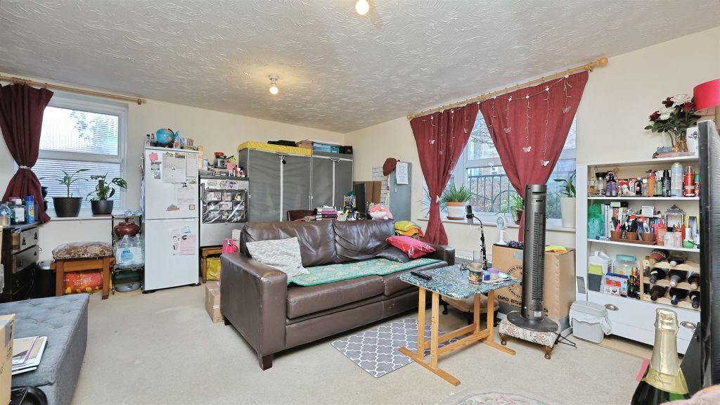 Property photo 2 of 30 2-Bed At Caddow Road