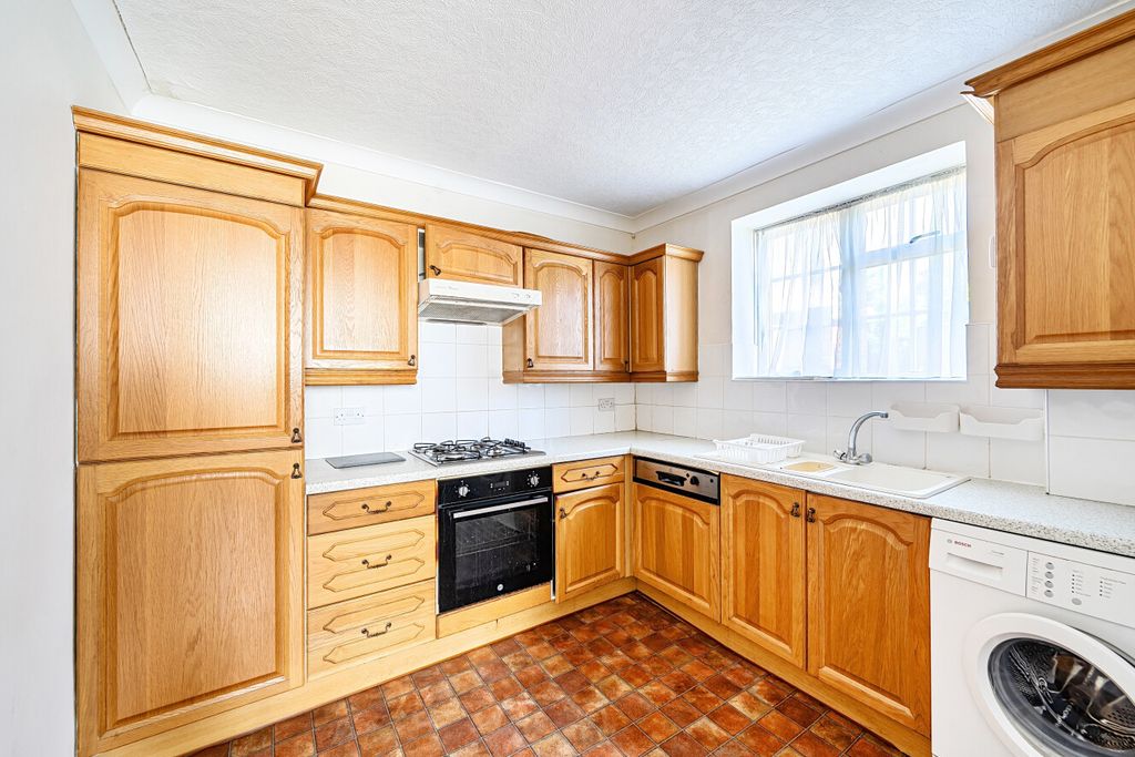 Property photo 2 of 9 1456355-3-6A04Afa...