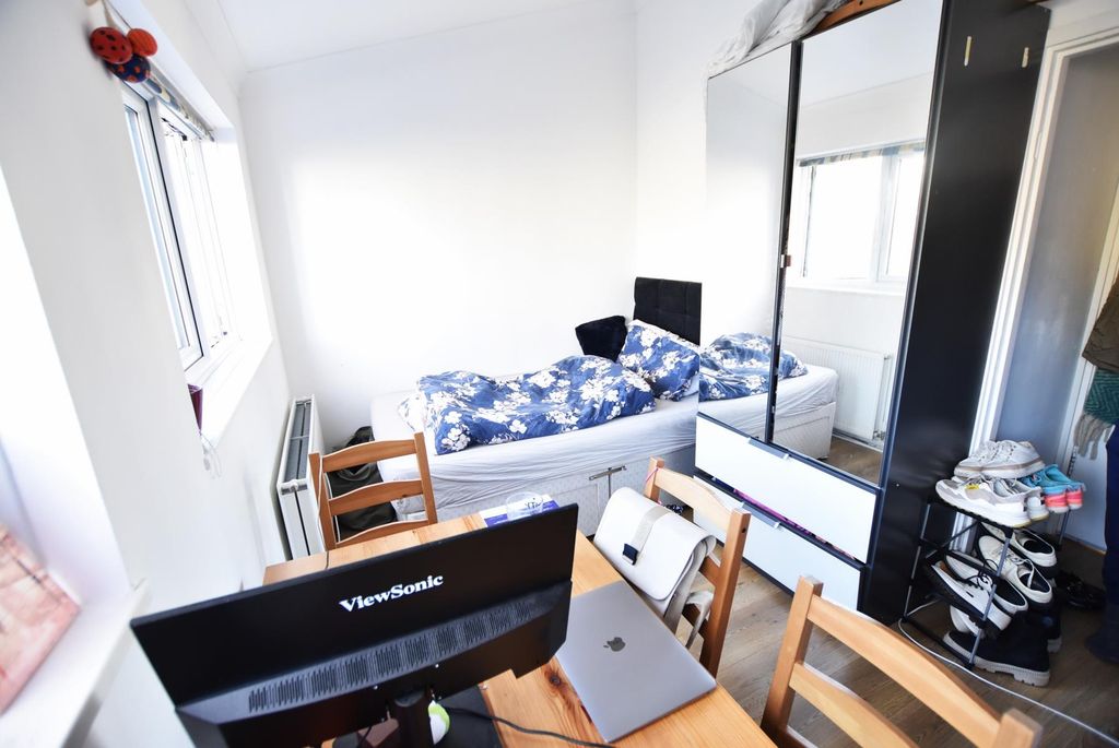 Property photo 1 of 3