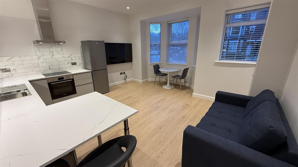 Property photo 1 of 15 Lounge 1.Jpg