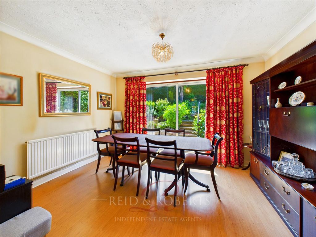 Property photo 3 of 27 Cam04884G0-Pr0059-Still035.Jpg