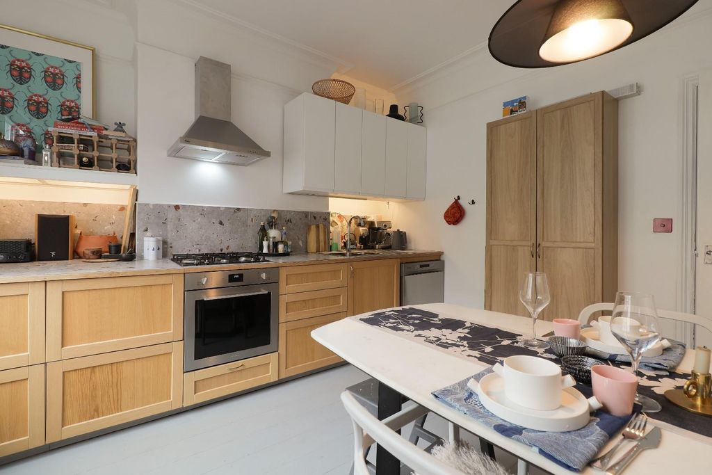 Property photo 2 of 19 Kitchen