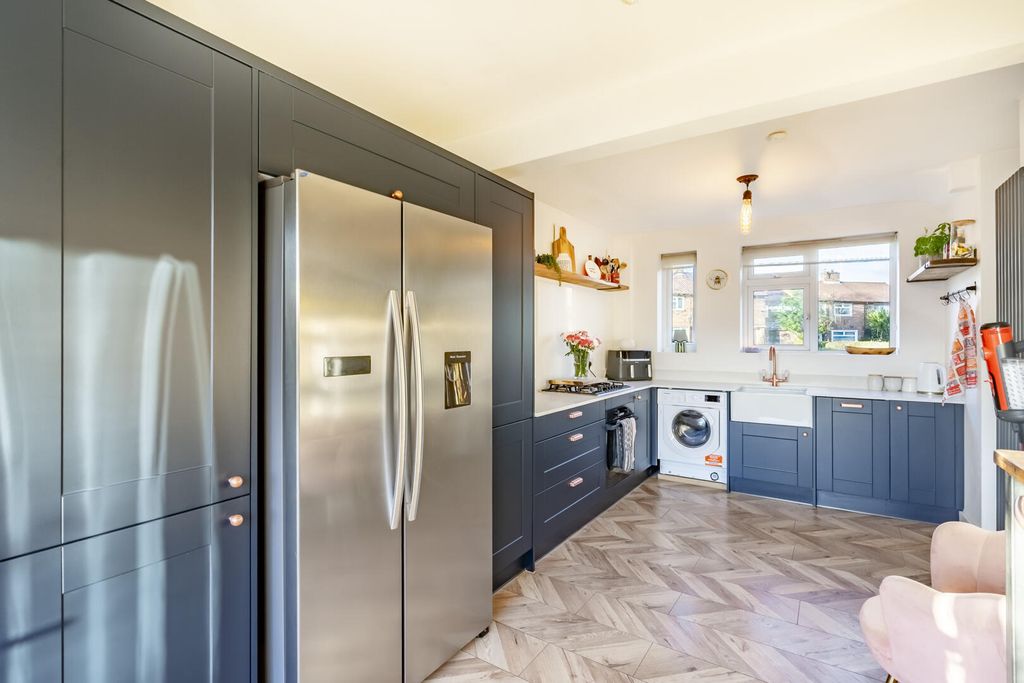 Property photo 2 of 16 Kitchen