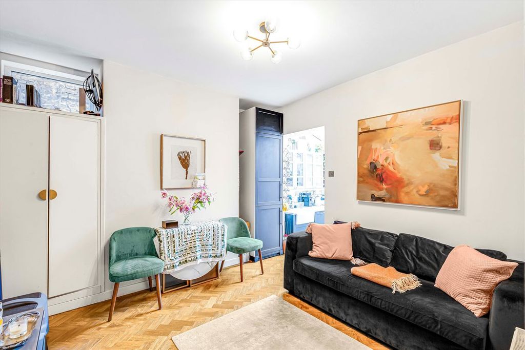 Property photo 2 of 8