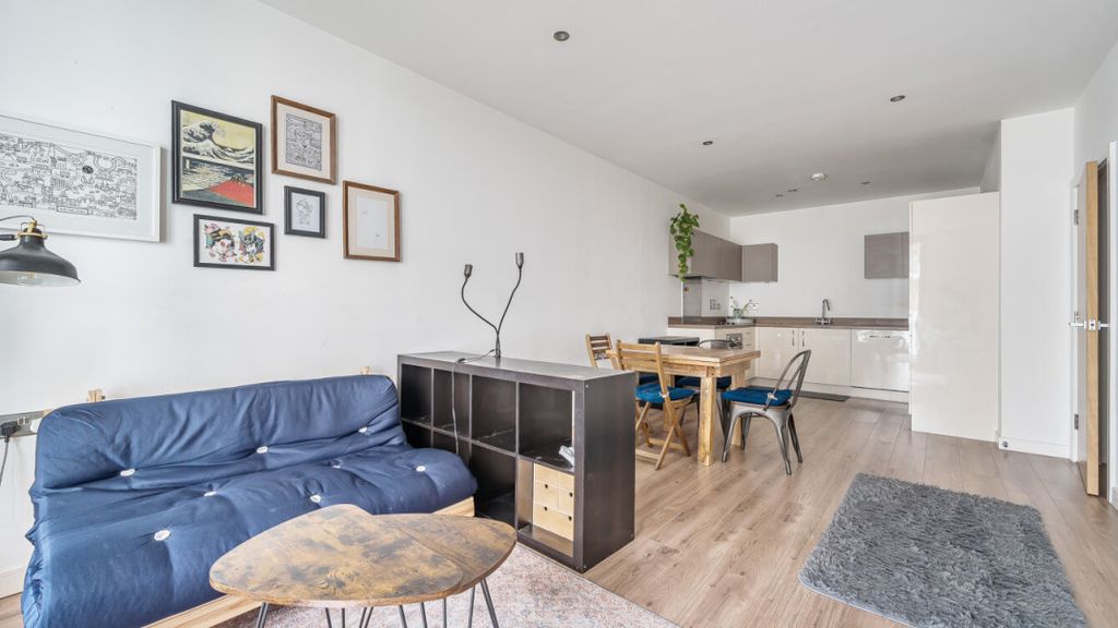 Property photo 2 of 19