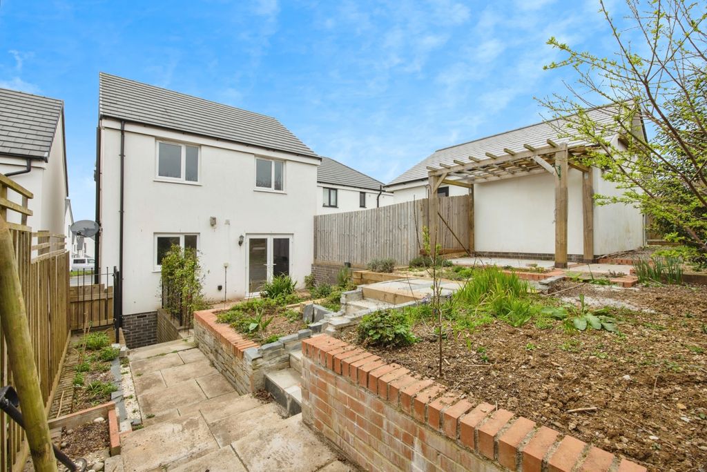 Property photo 2 of 16 Photo