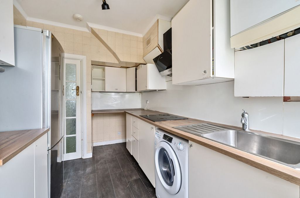 Property photo 2 of 21 1315782-13-685d52...
