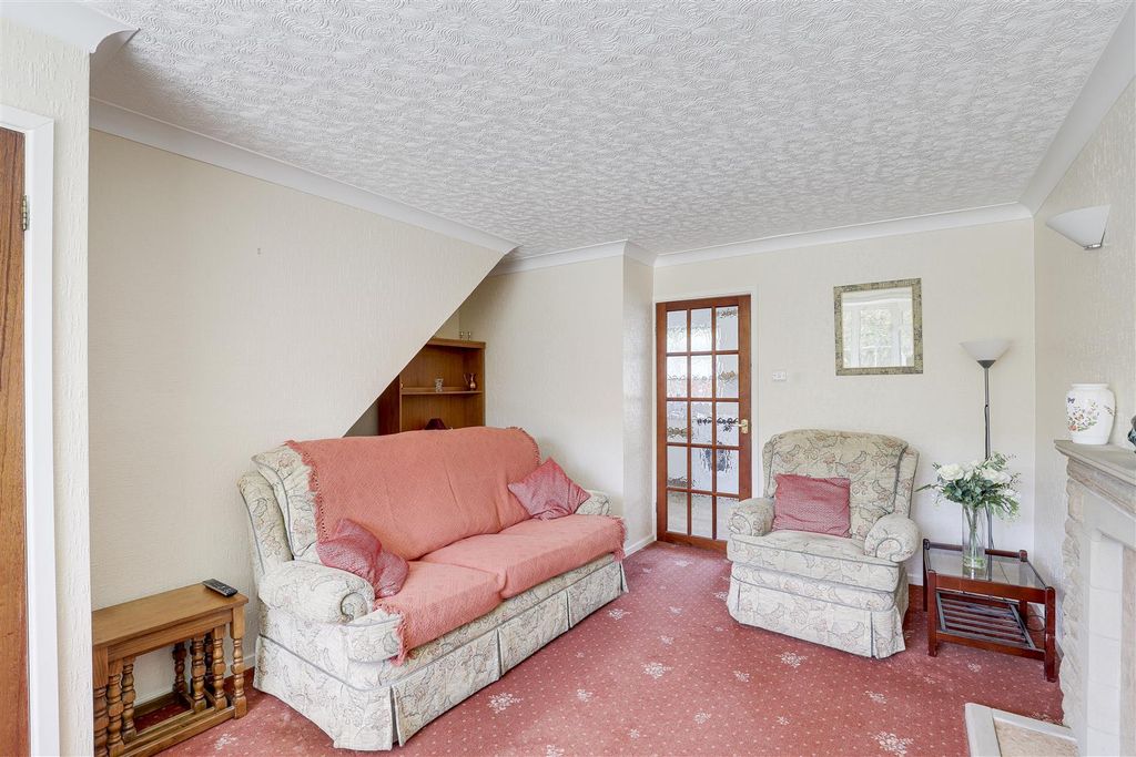 Property photo 3 of 15 2052.Jpg