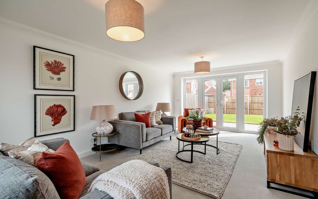 Property photo 3 of 9 Living- Showhome*