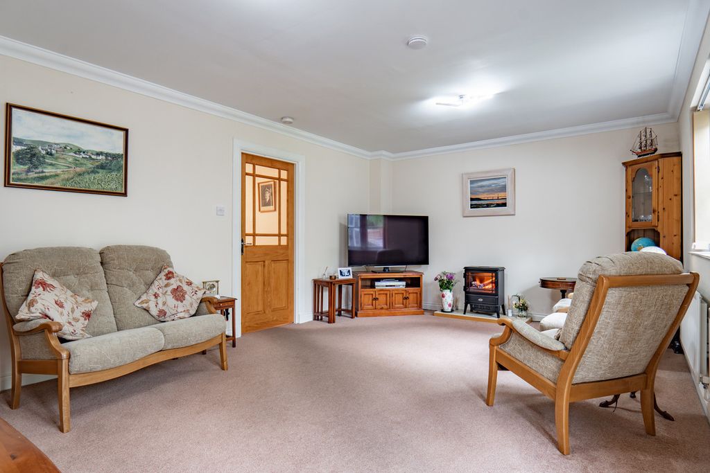 Property photo 2 of 46