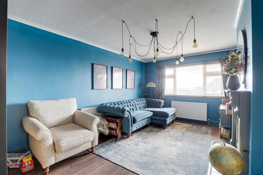 Property photo 3 of 24 2335.Jpg