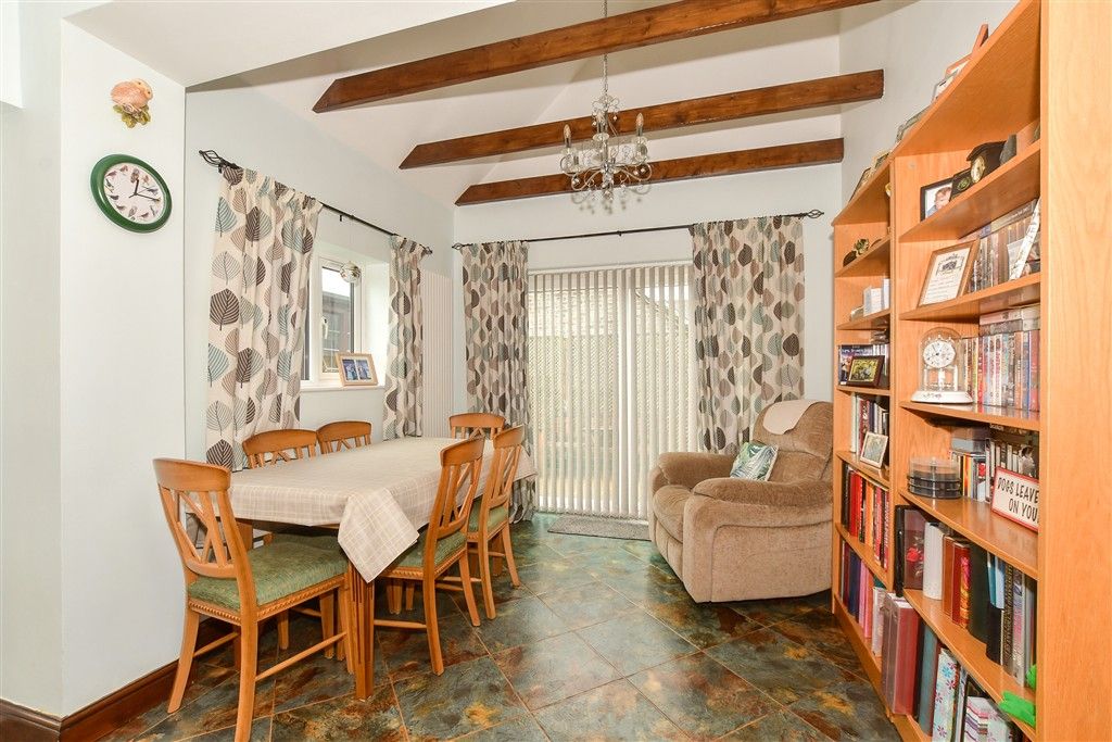 Property photo 3 of 11 Kitchen/ Dining Room