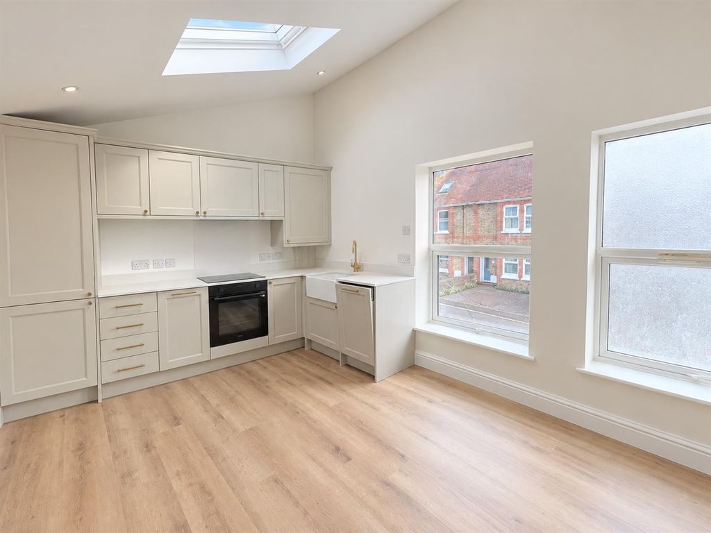 Property photo 1 of 11 Flat C Kitchen 1.Png