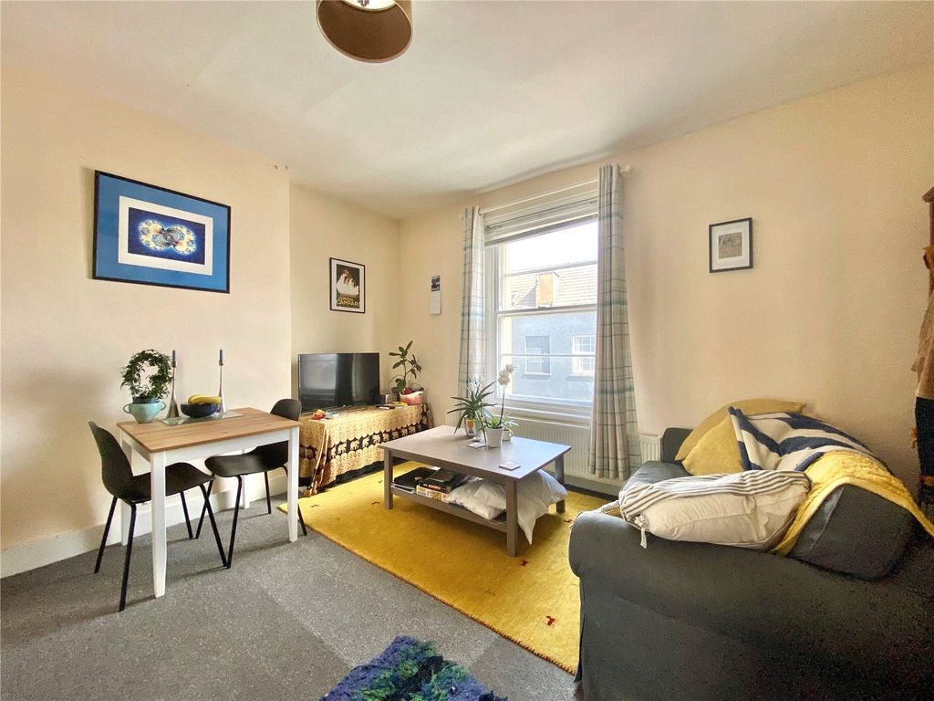 Property photo 2 of 9 Picture No. 06