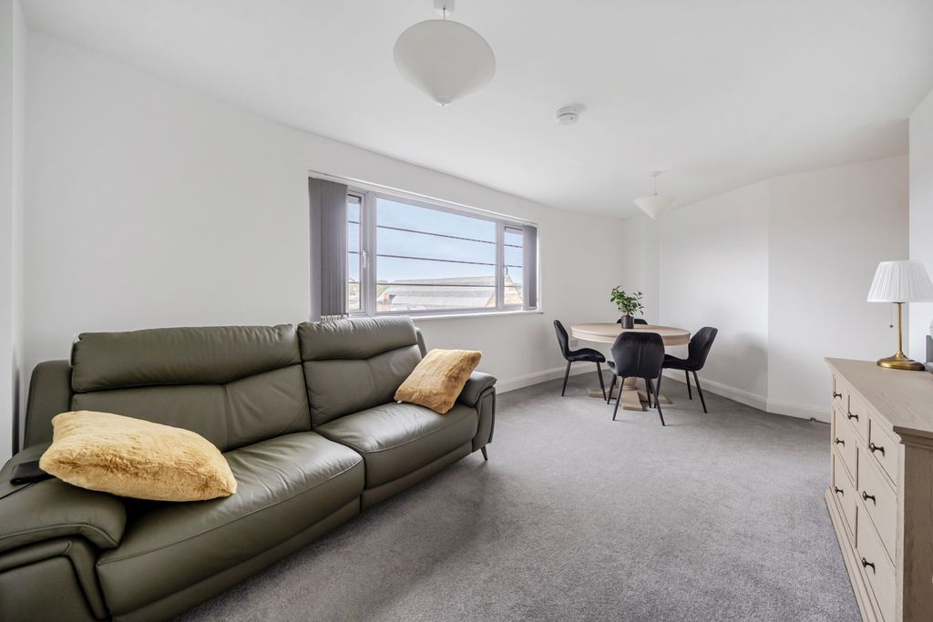 Property photo 3 of 12 1513559-2-6A9015F...