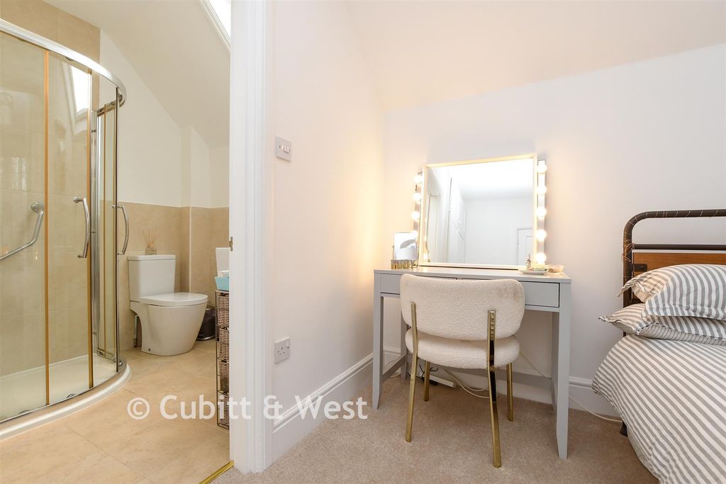 Property photo 3 of 20 Internal Lifestyle Photograph