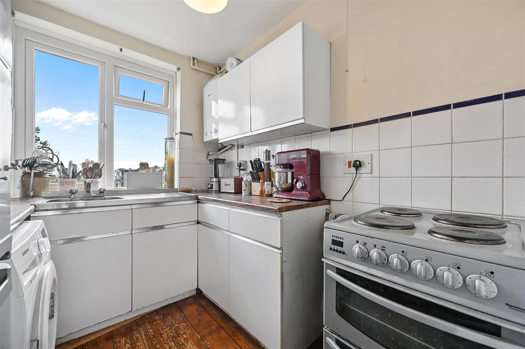 Property photo 2 of 7 Ar - Burlington Mews5.Jpg