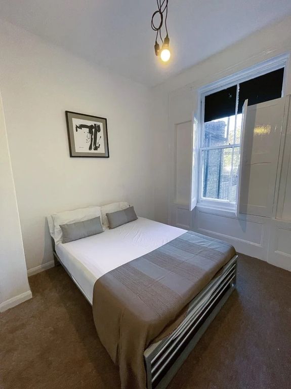 Property photo 2 of 12 Bedroom