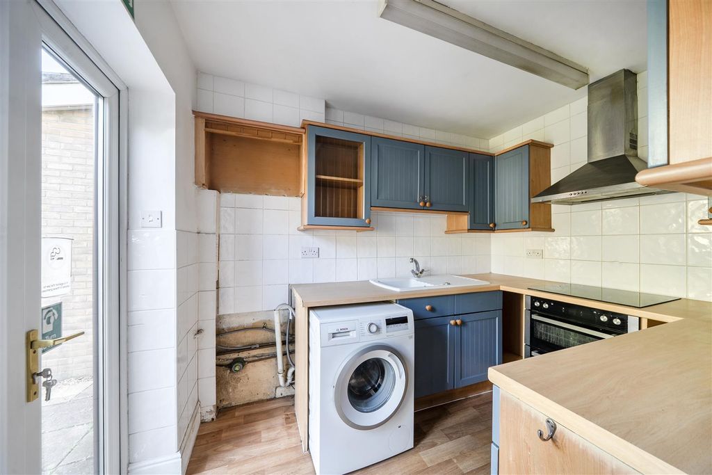 Property photo 2 of 19 1445841-14-69Ef2055297A9.Jpg