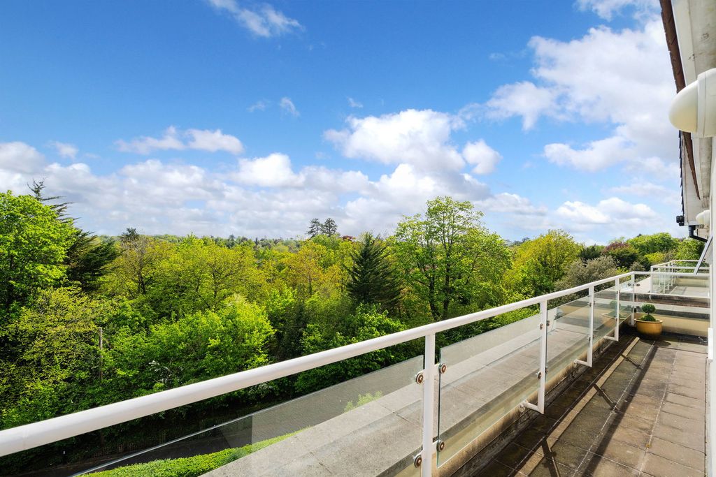 Additional image 24 of 3 bed flat for saleValley Court, Reigate RH2