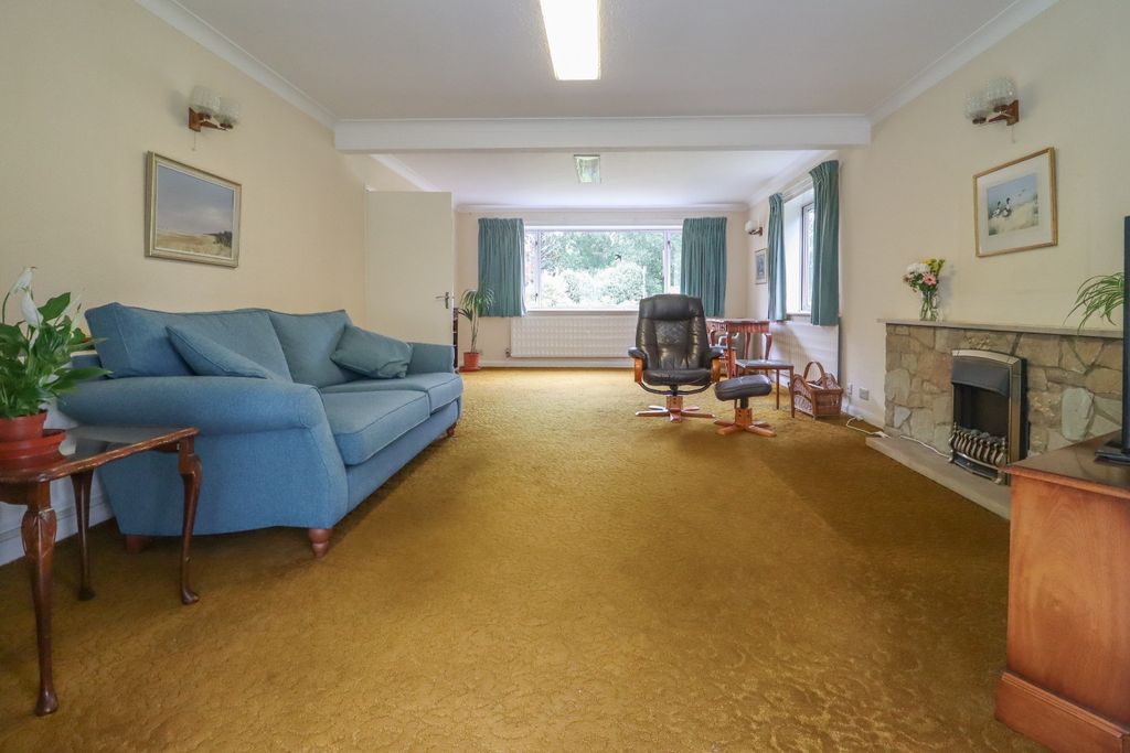 Property photo 2 of 28 4400894