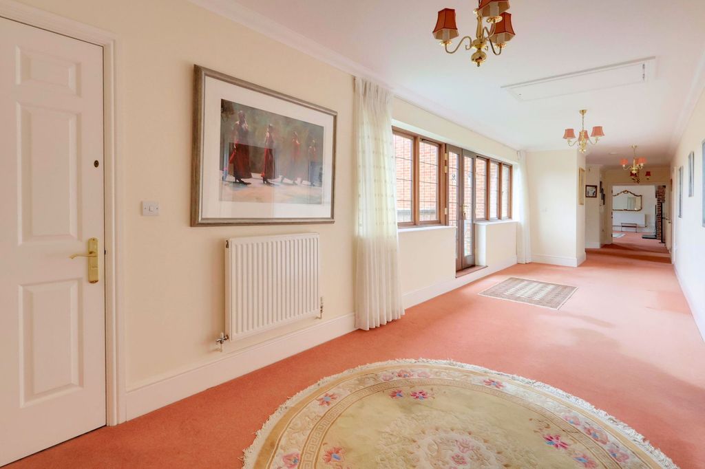 Property photo 2 of 26